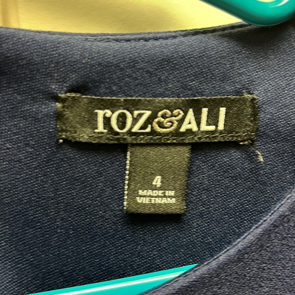 Roz & Ali Dress - Picture 5 of 5